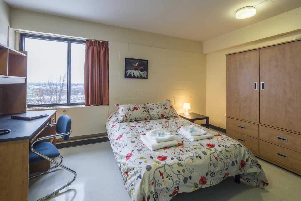 Au Campus-Hebergement Hotelier Universite De Шербрук Екстер'єр фото